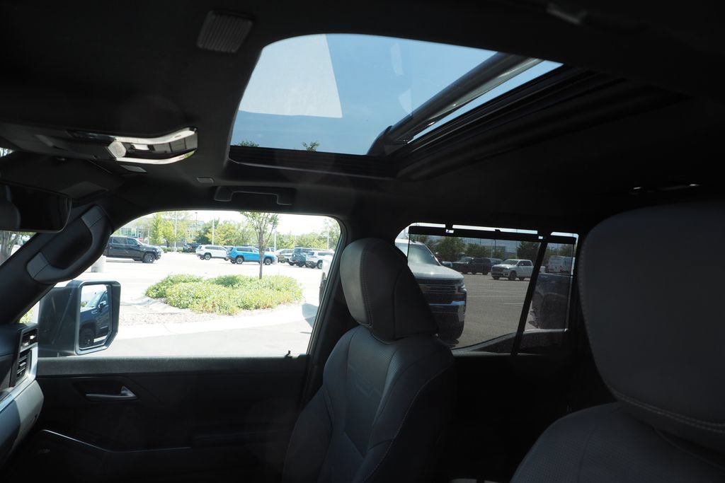 Used 2024 Lexus GX 550 w/ Cold Area Package AWD/4WD image 16