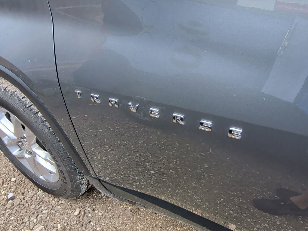 Used 2021 Chevrolet Traverse LT FWD image 9