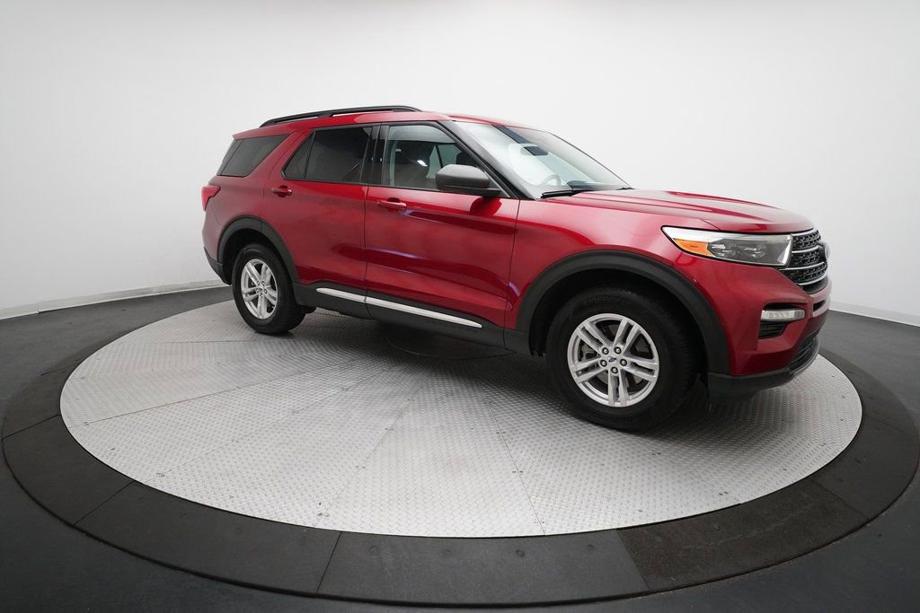 Used 2023 Ford Explorer XLT w/ Equipment Group 202A image 13