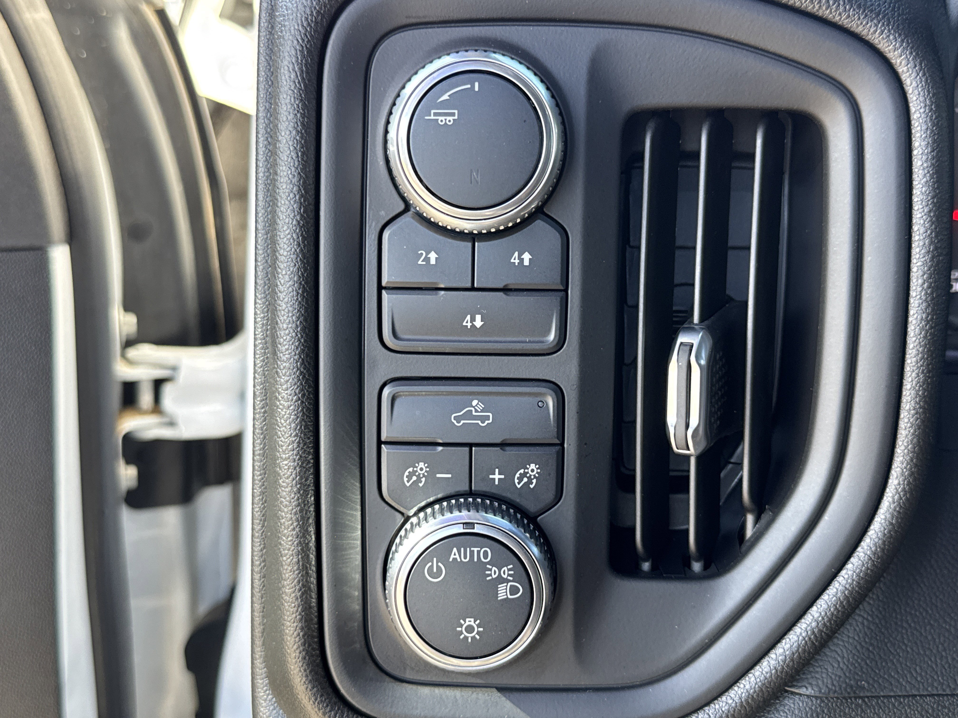 Used 2021 GMC Sierra 2500 4x4 Crew Cab w/ Convenience Package image 17