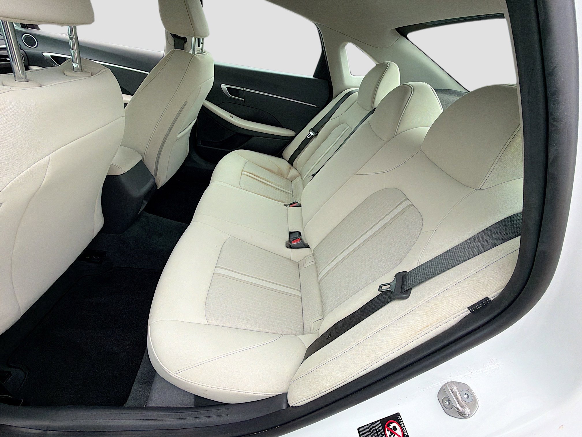 Used 2023 Hyundai Sonata SE w/ Preferred Accessory Package image 18