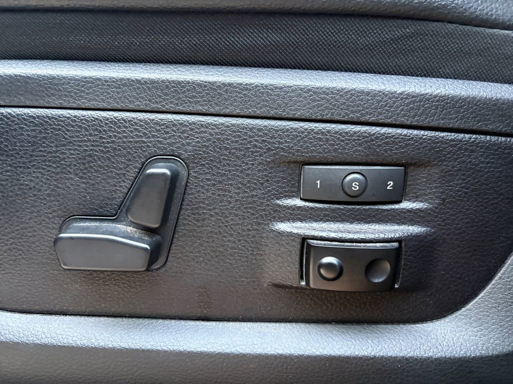 Used 2016 RAM 2500 Laramie w/ Convenience Group AWD/4WD image 4