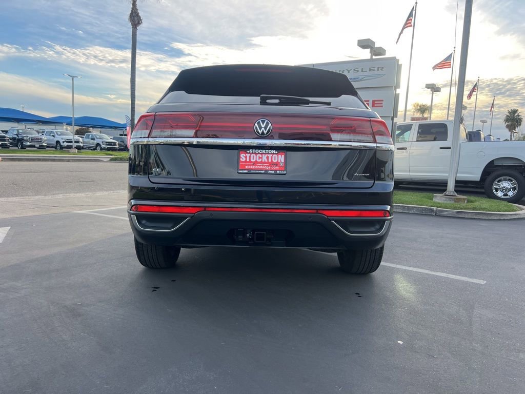 Used 2025 Volkswagen Atlas Cross Sport SE image 12
