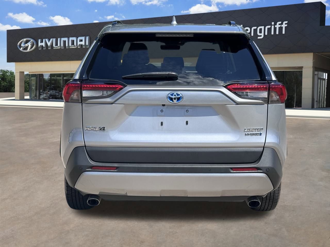 Used 2022 Toyota RAV4 Limited image 11