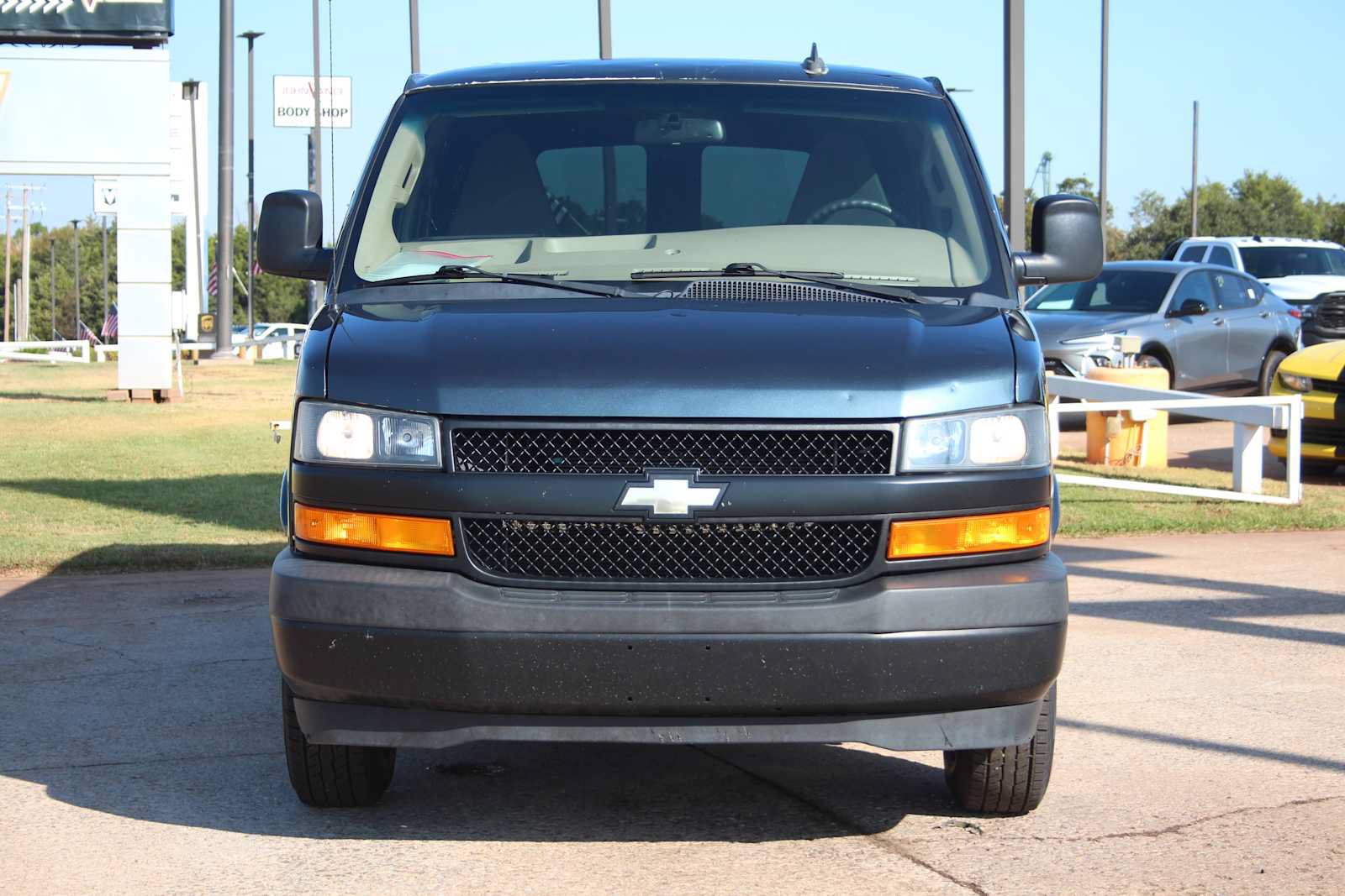 Used 2019 Chevrolet Express 2500 w/ Driver Convenience Package RWD image 2