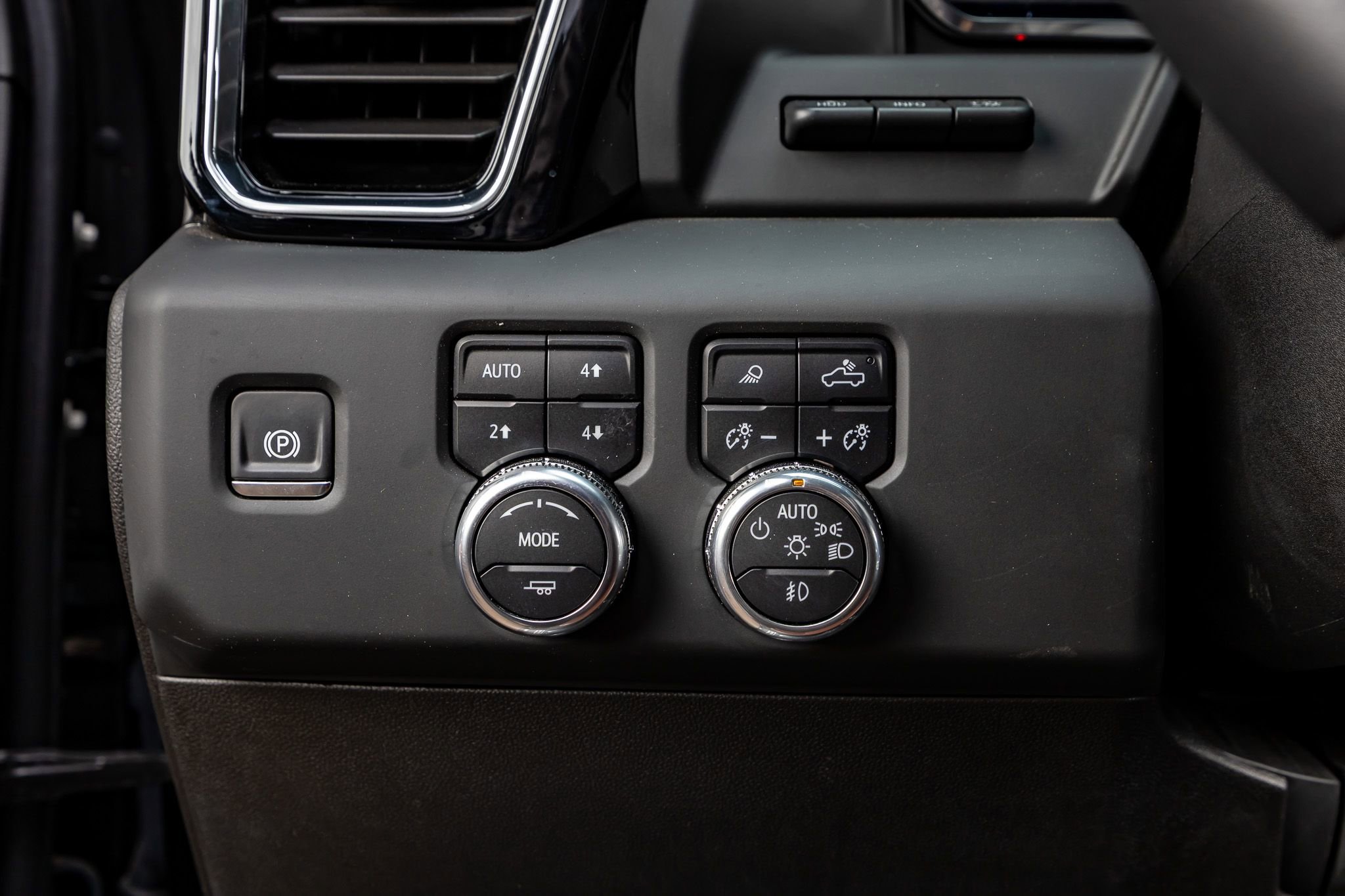 Used 2024 GMC Sierra 3500 Denali Ultimate image 22