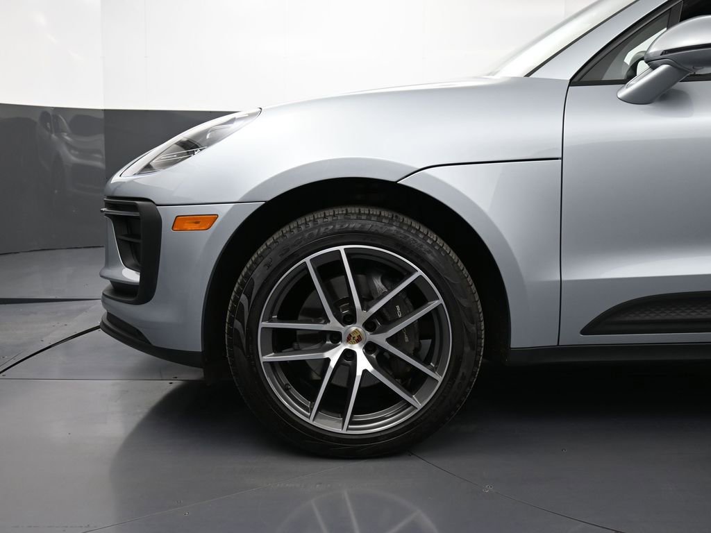 Certified 2023 Porsche Macan Turbo AWD/4WD image 12