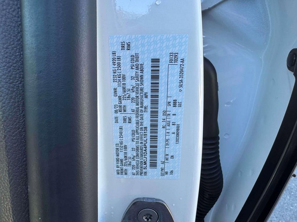 Used 2023 Lincoln Corsair AWD w/ Rear Removable Package Tray image 10