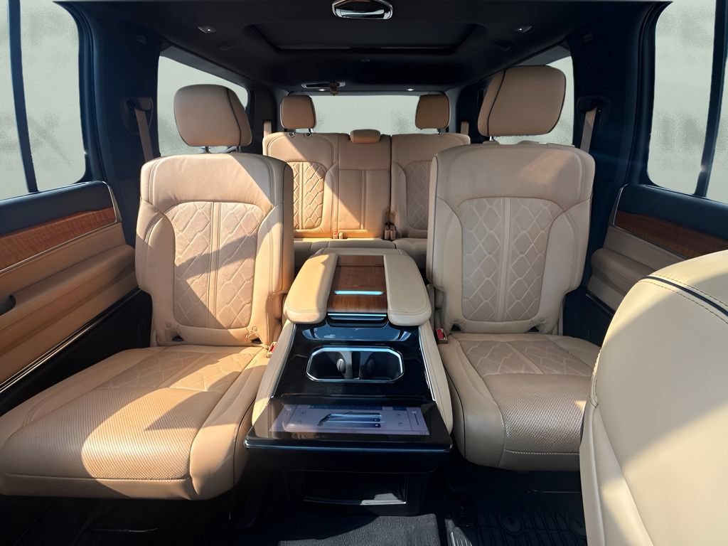 Used 2022 Jeep Grand Wagoneer Series III AWD/4WD image 11