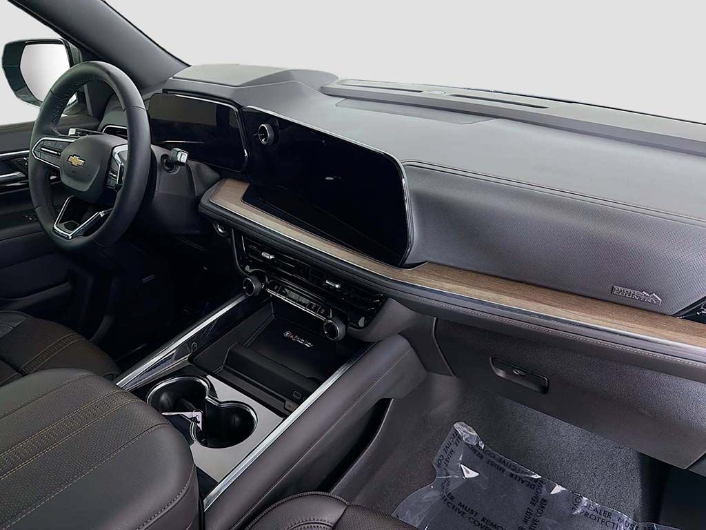 Used 2025 Chevrolet Tahoe High Country AWD/4WD image 23
