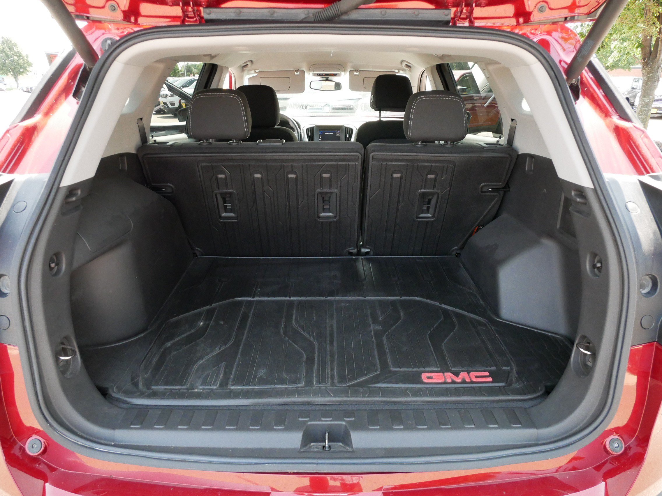 Used 2024 GMC Terrain SLE w/ Driver Convenience Package AWD/4WD image 18