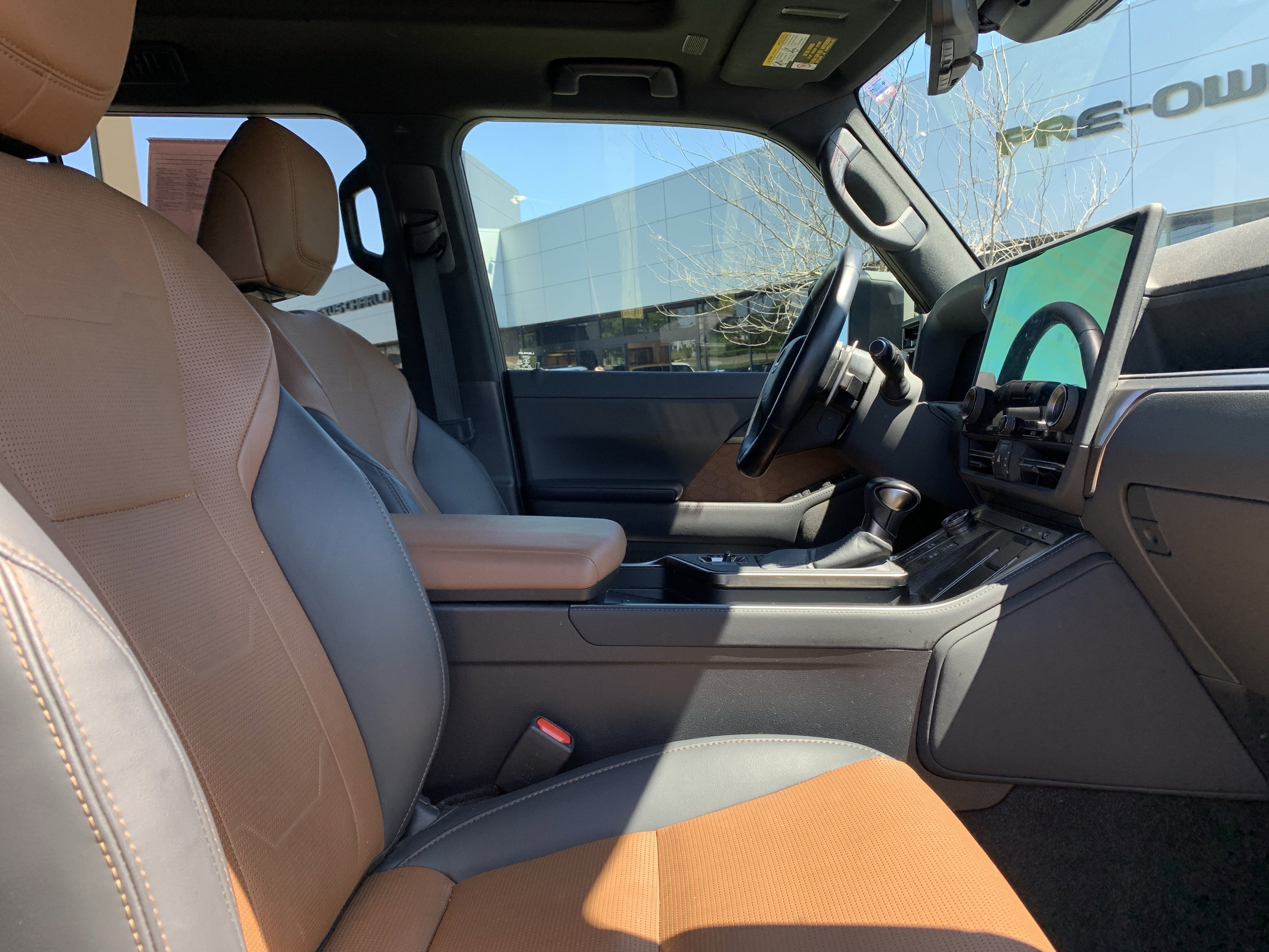 Used 2024 Lexus GX 550 w/ Accessory Package (Z1) AWD/4WD image 35
