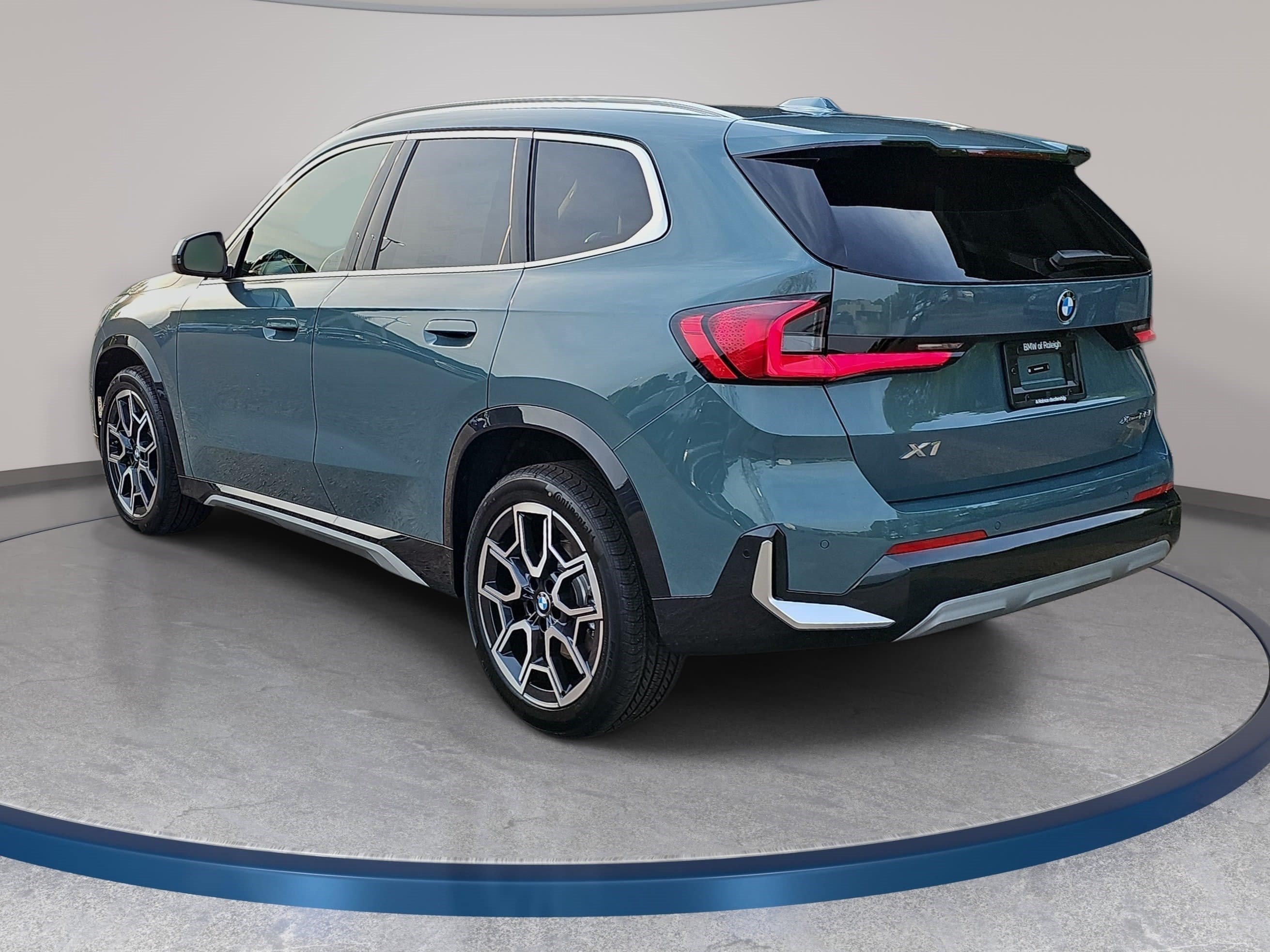 New 2026 BMW X1 xDrive28i w/ Technology Package AWD/4WD image 7