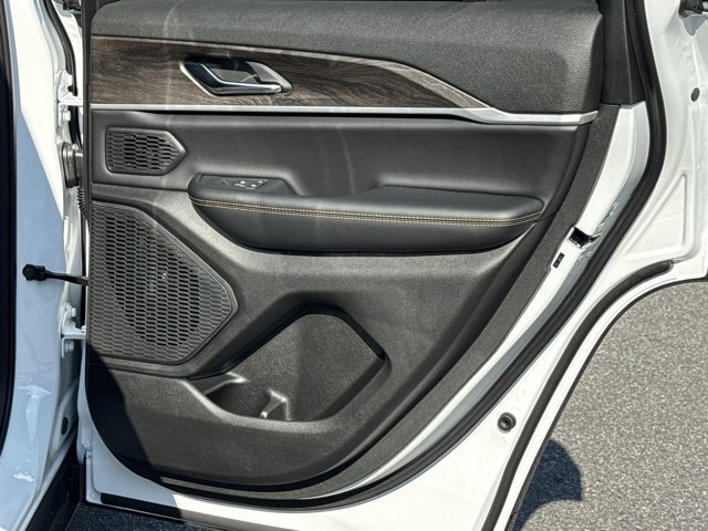 New 2026 Jeep Grand Cherokee Limited AWD/4WD image 15