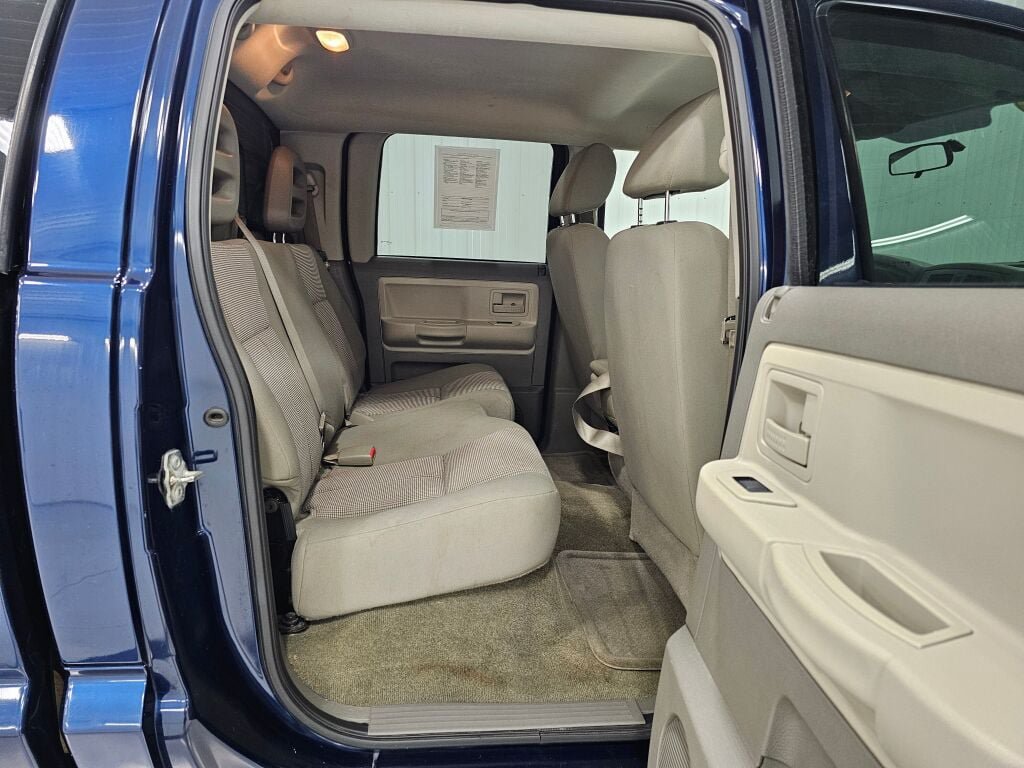 Used 2007 Dodge Dakota SLT w/ Popular Equipment Group AWD/4WD image 16