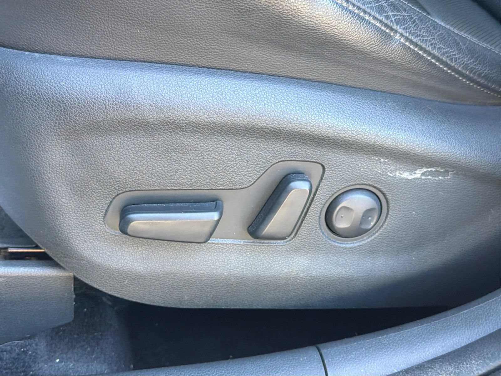 Used 2020 Hyundai Tucson Ultimate w/ Cargo Package AWD/4WD image 23