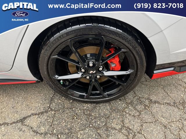 Used 2025 Hyundai Elantra N Base image 13