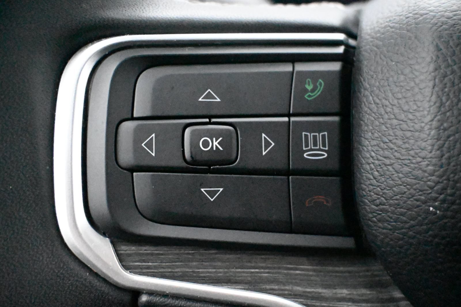 Used 2024 Jeep Wagoneer Series III AWD/4WD image 7