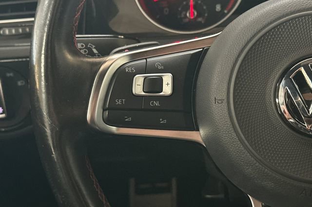 Used 2017 Volkswagen GTI Sport image 28