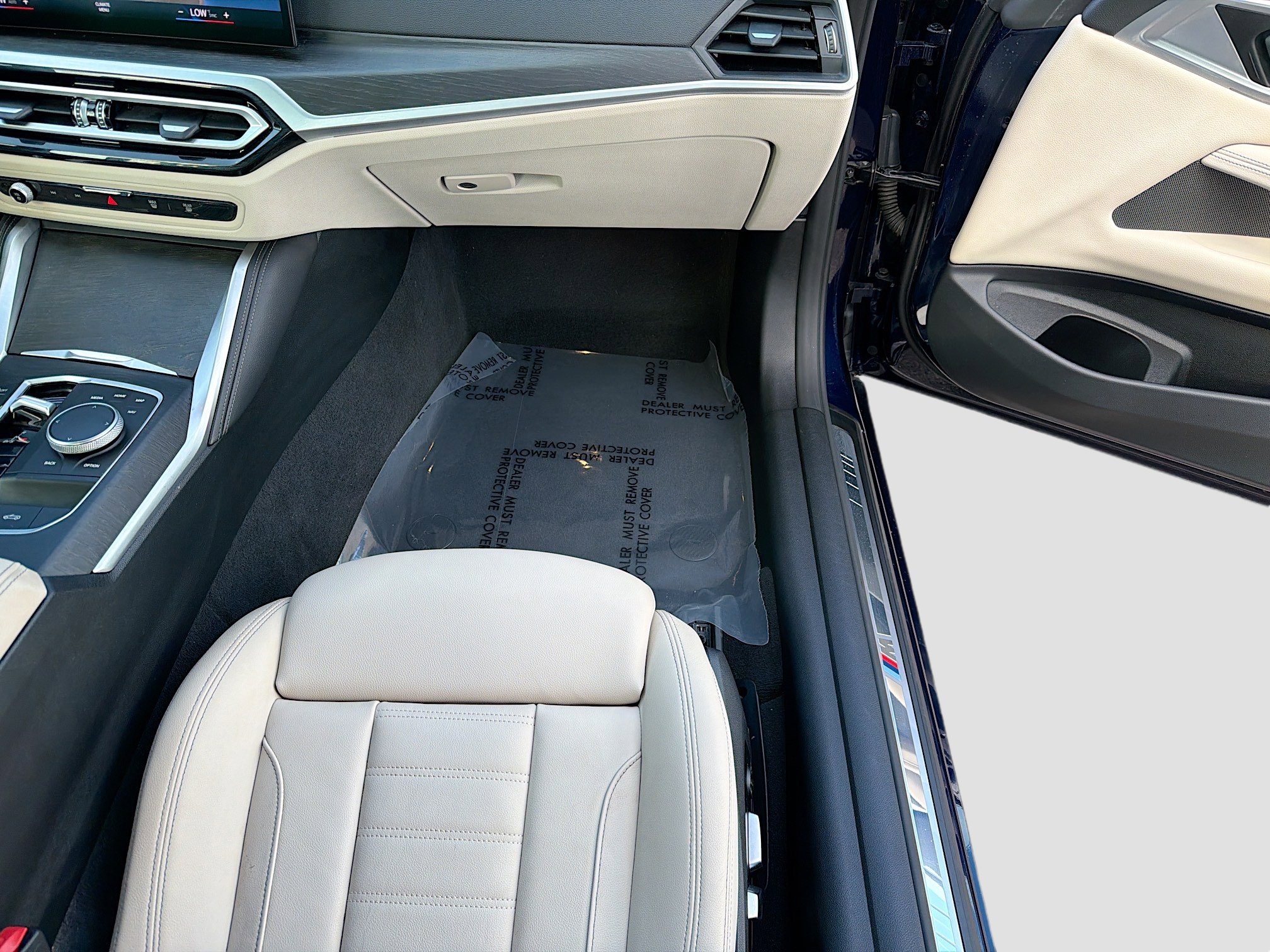 Used 2024 BMW 430i Convertible w/ M Sport Package image 17