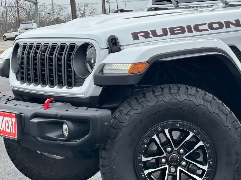 Used 2024 Jeep Wrangler Unlimited Rubicon image 3