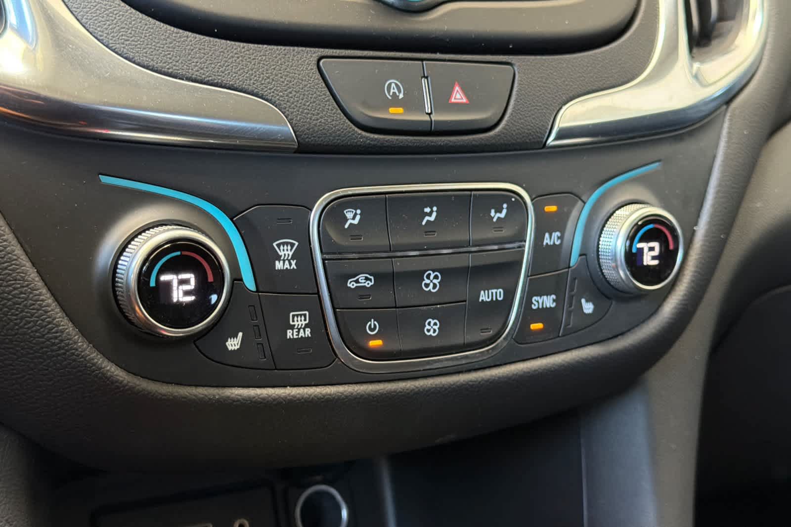 Used 2024 Chevrolet Equinox LT FWD image 22