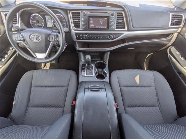 Used 2019 Toyota Highlander LE FWD image 17