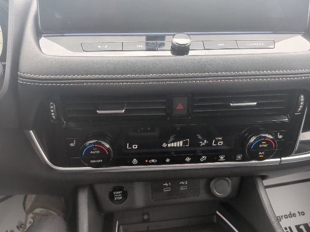 Used 2024 Nissan Rogue SL AWD/4WD image 25