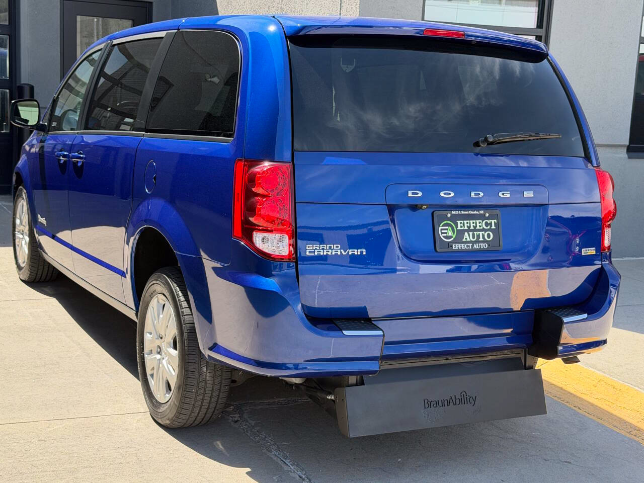 Used 2018 Dodge Grand Caravan SE w/ Power Convenience Group I FWD image 10