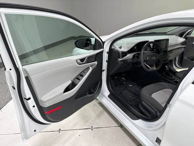 Used 2020 Hyundai Ioniq Blue FWD image 6