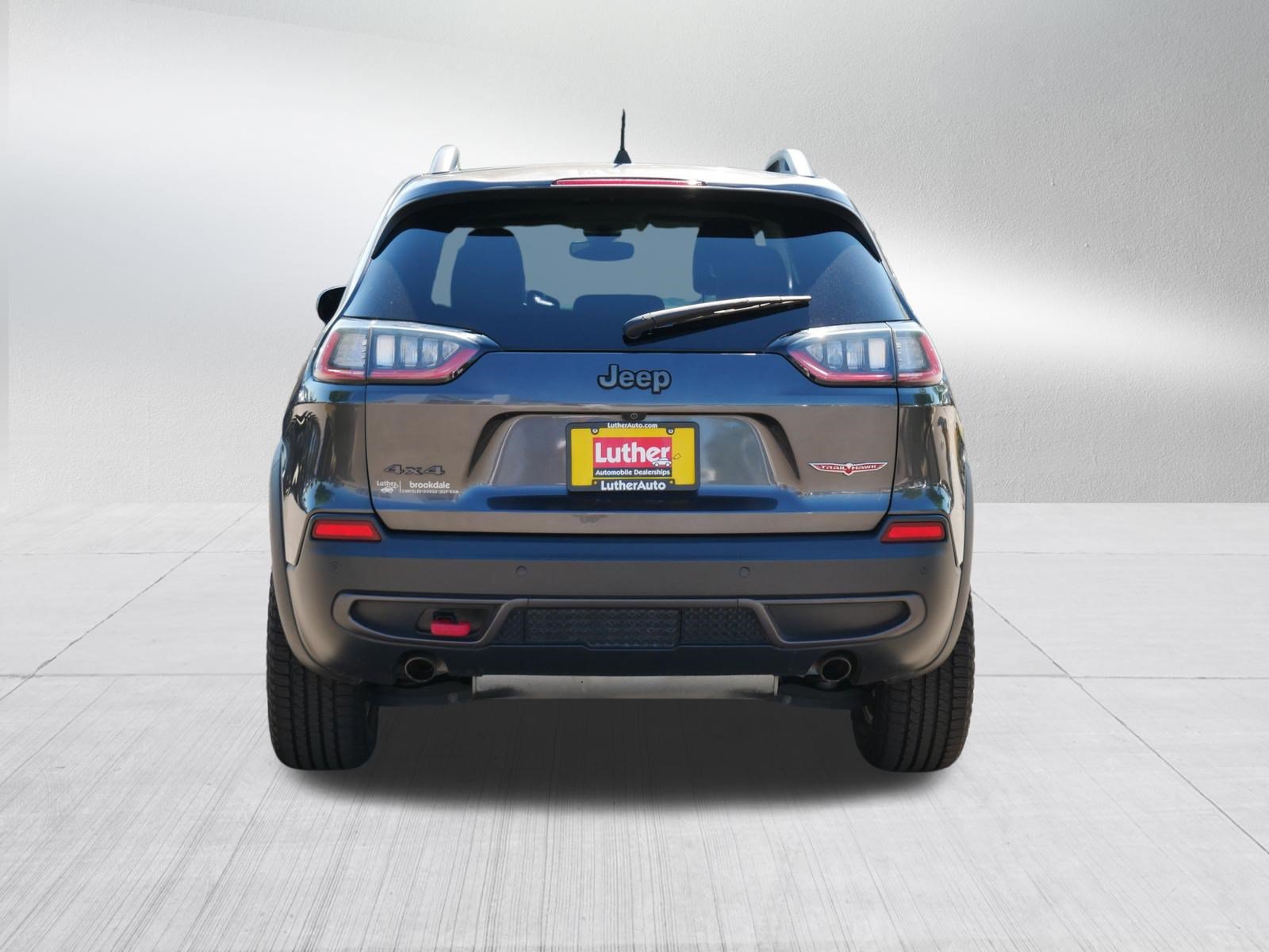 Used 2019 Jeep Cherokee Trailhawk AWD/4WD image 6