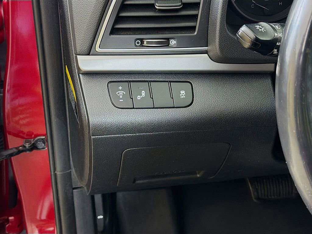 Used 2017 Hyundai Elantra Value Edition image 27