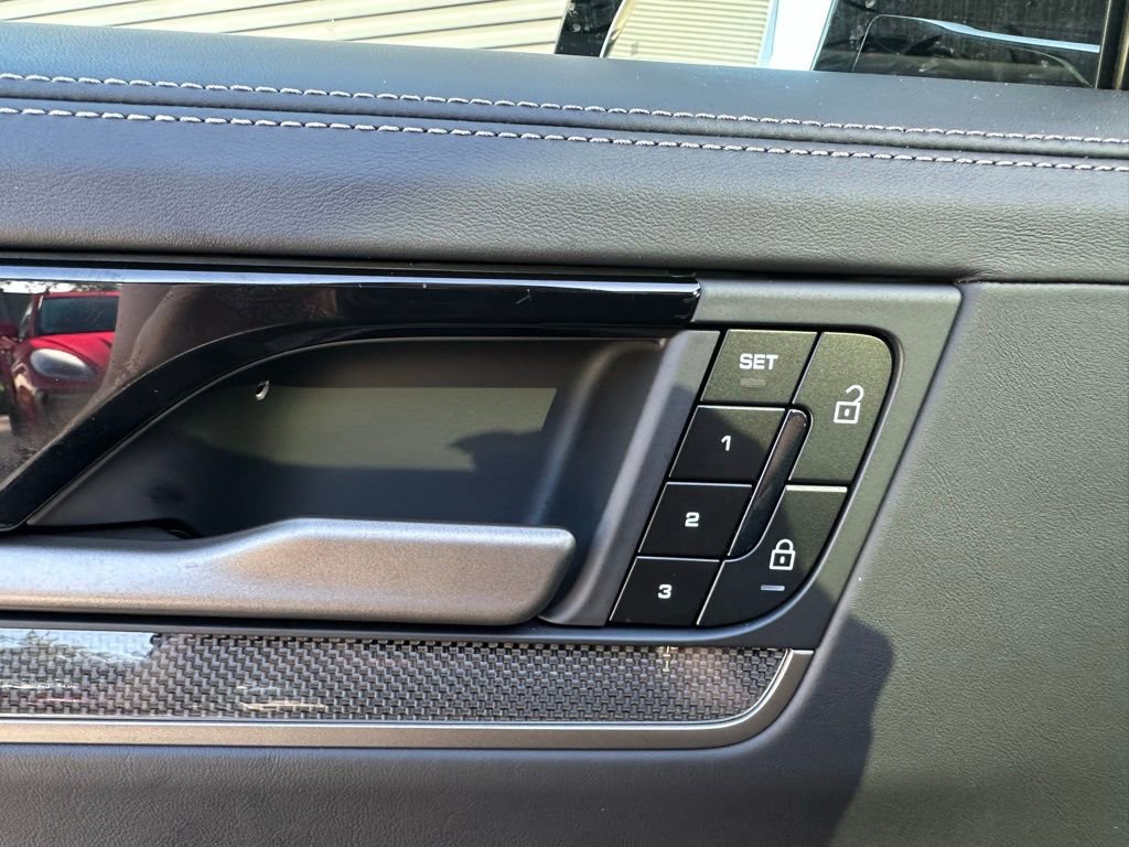 Used 2025 Porsche Cayenne Turbo image 20