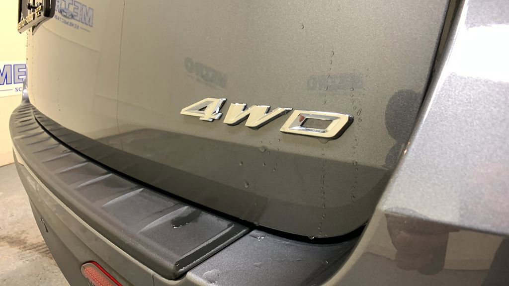 Certified 2022 Ford Explorer XLT w/ Equipment Group 202A image 17