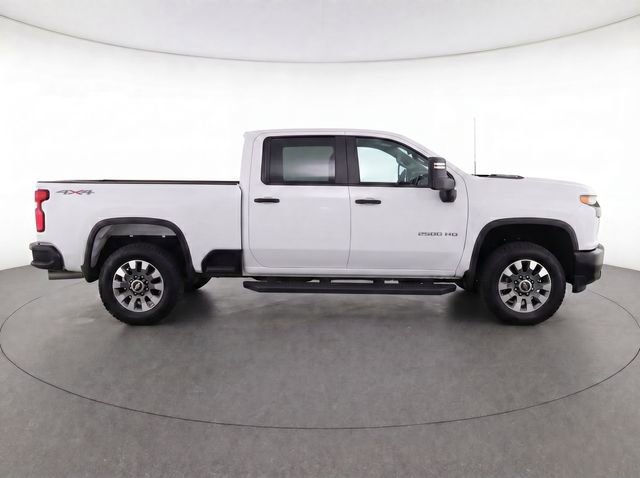 Used 2021 Chevrolet Silverado 2500 Custom w/ Custom Value Package AWD/4WD image 4