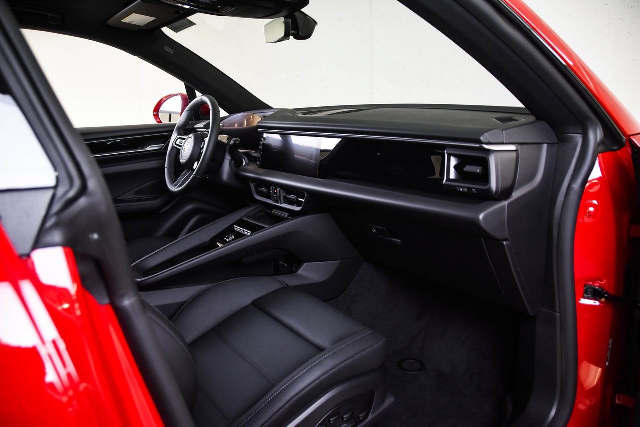 New 2026 Porsche Macan Electric RWD image 28
