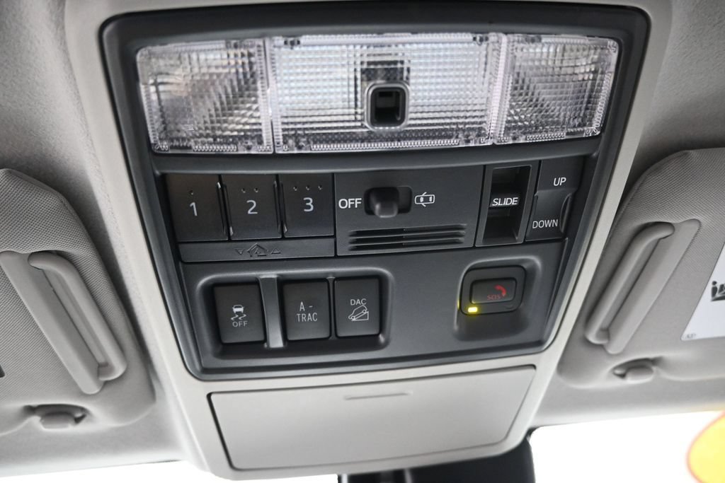 Used 2021 Toyota 4Runner SR5 Premium w/ Moonroof Package AWD/4WD image 39