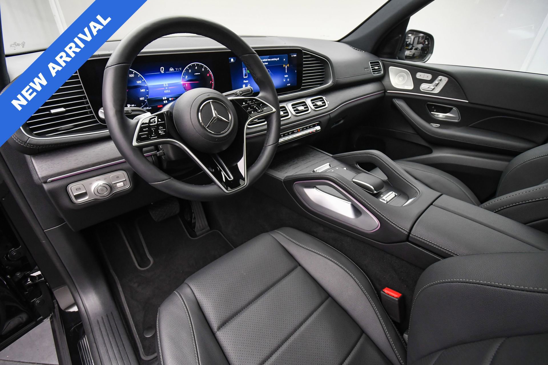 Used 2025 Mercedes-Benz GLS 450 4MATIC image 13