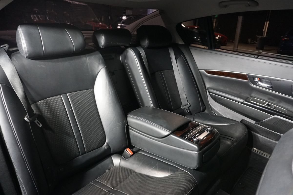 Used 2016 Kia K900 Luxury RWD image 21
