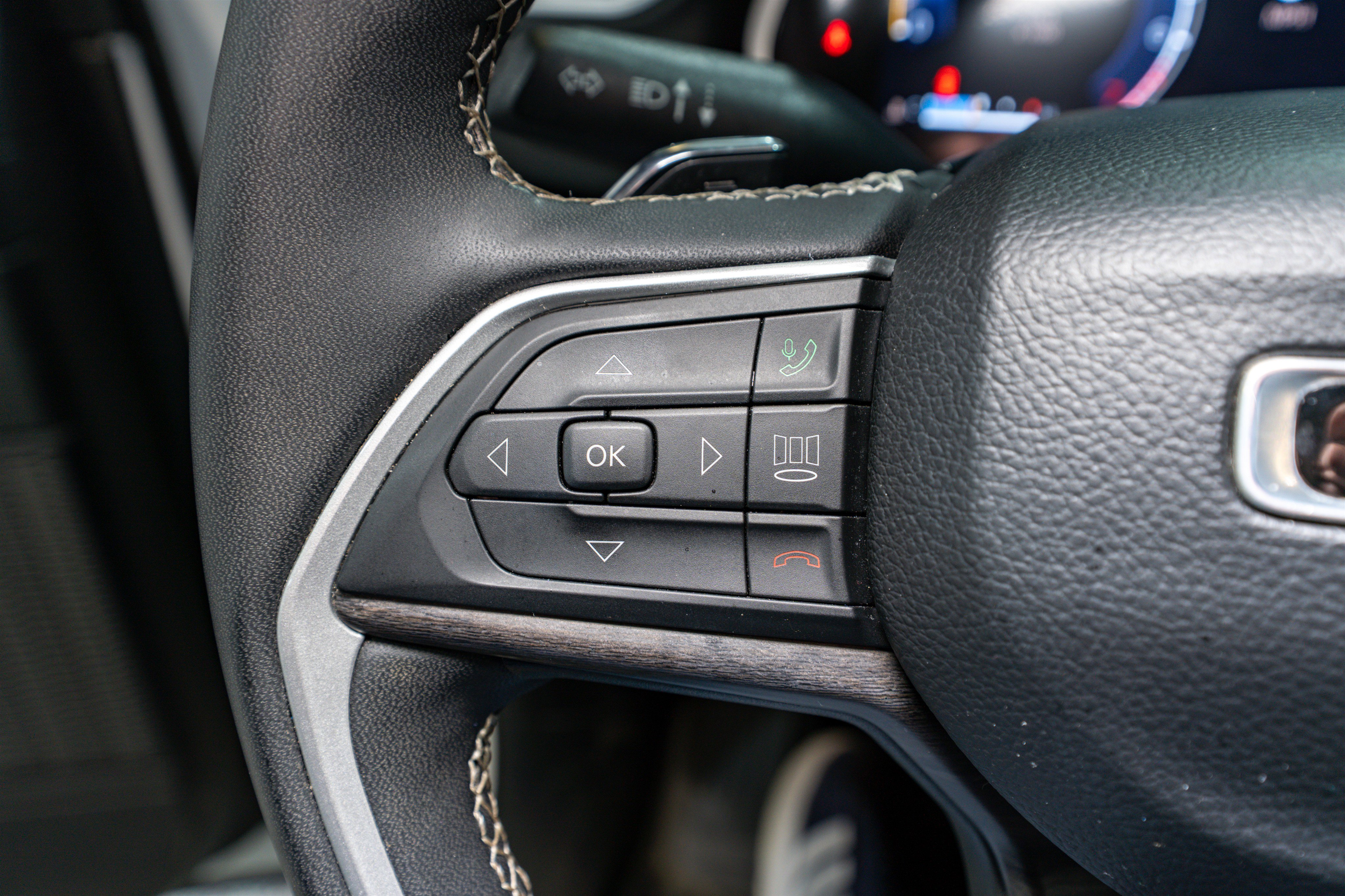 Used 2023 Jeep Grand Cherokee L Limited image 27