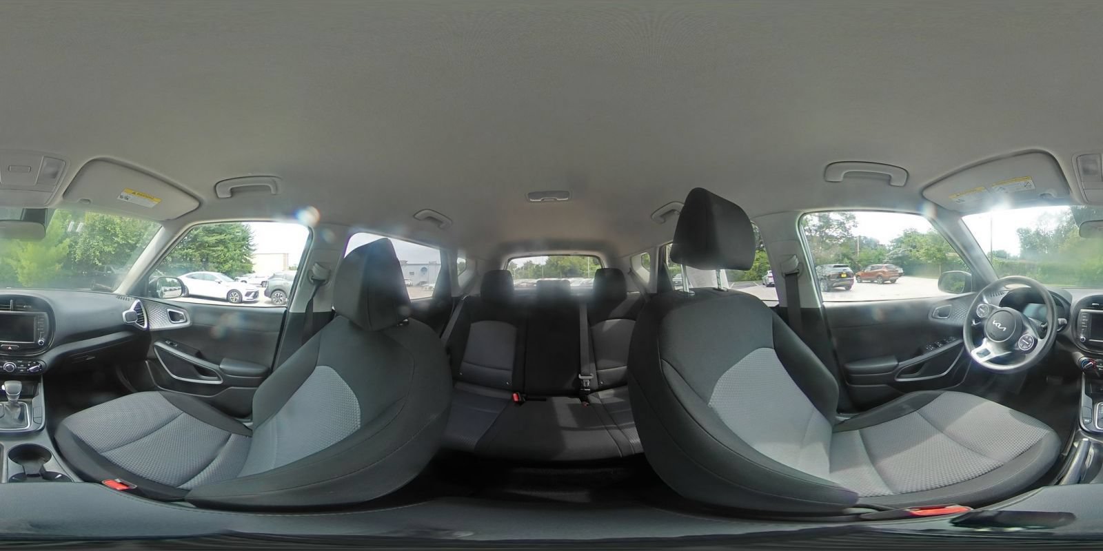 Used 2025 Kia Soul LX w/ LX Technology Package FWD image 39