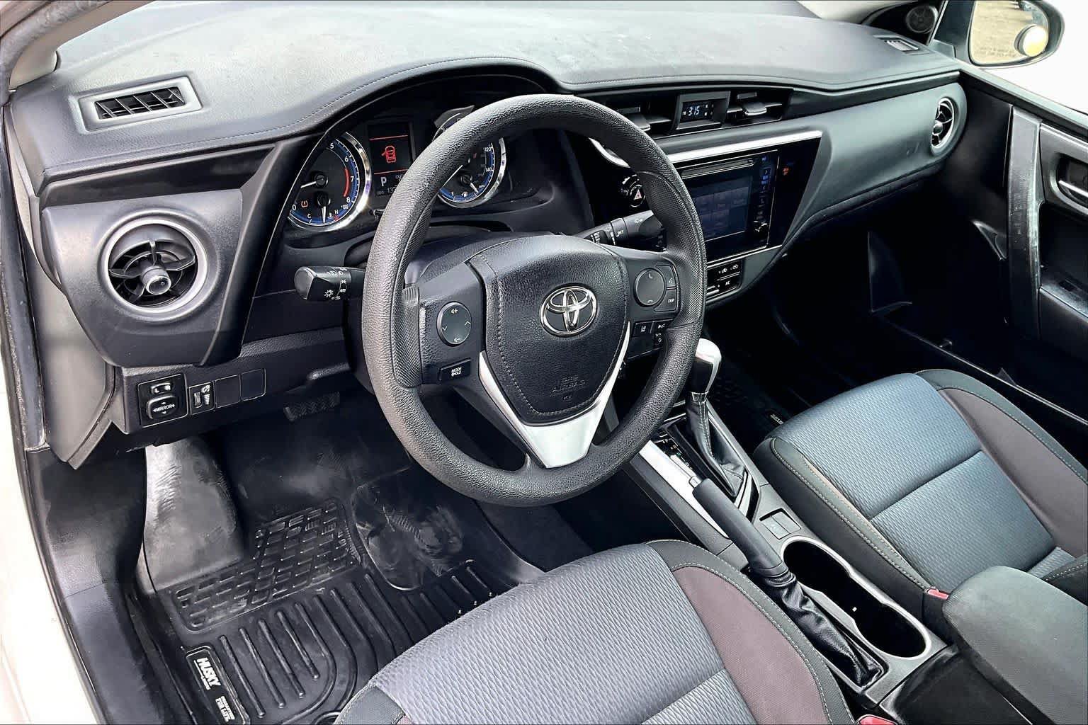 Used 2019 Toyota Corolla LE FWD image 18