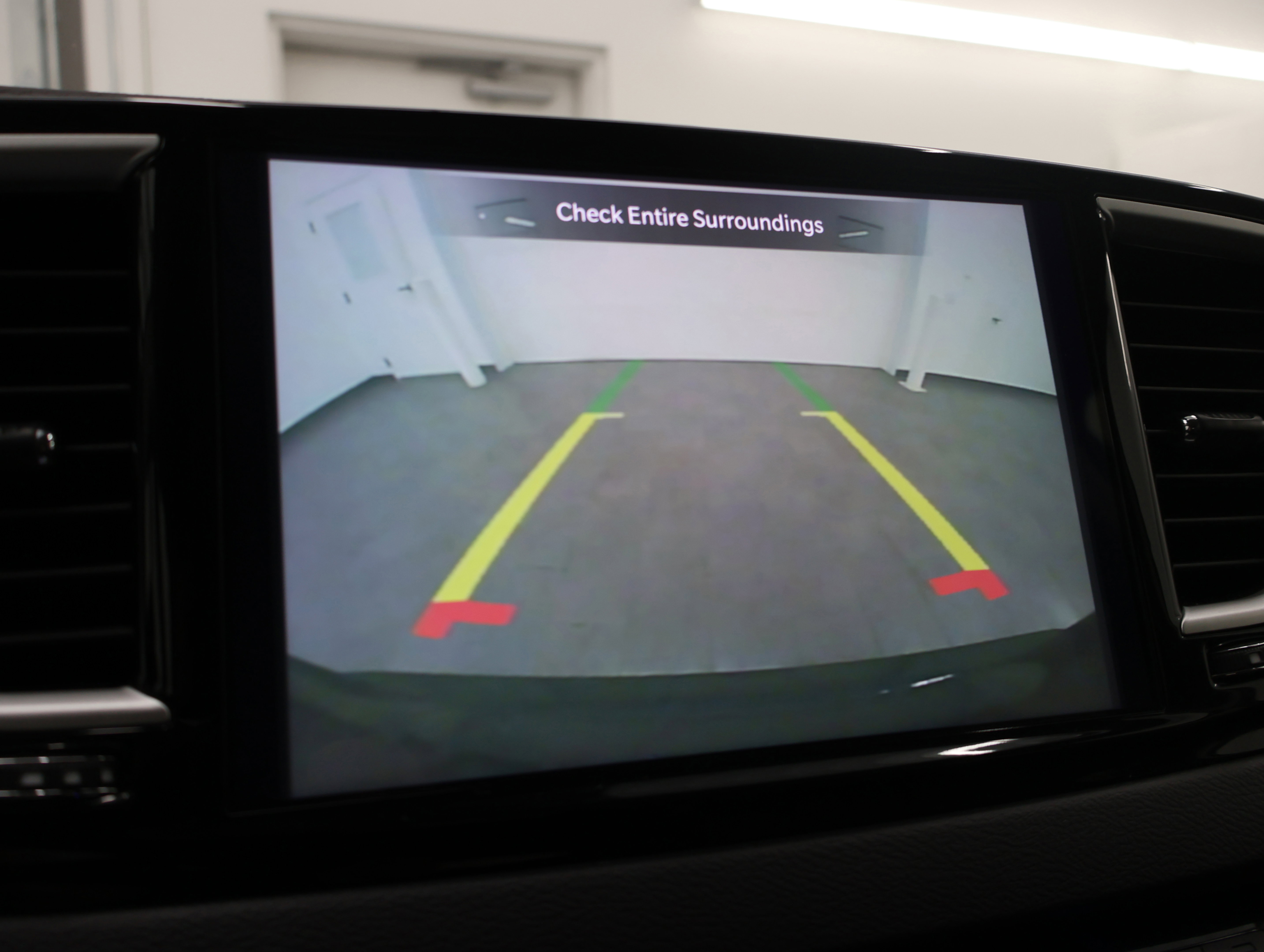 Used 2024 Chrysler Pacifica Touring-L FWD image 17