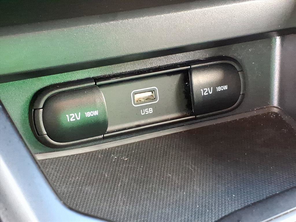 Used 2025 Kia Soul LX w/ LX Technology Package FWD image 29