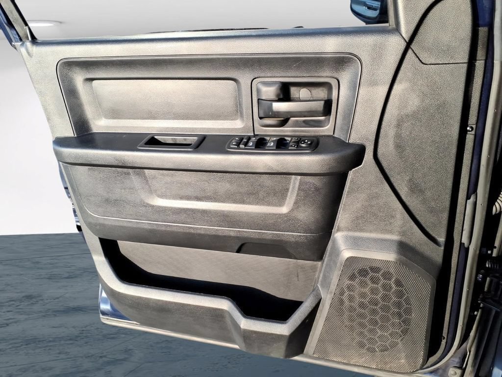 Used 2014 RAM 1500 Express AWD/4WD image 23