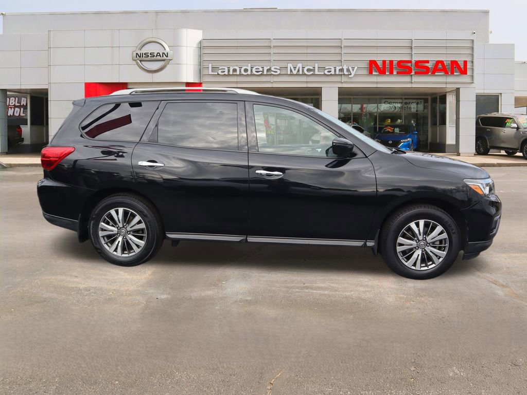 Used 2020 Nissan Pathfinder S image 2