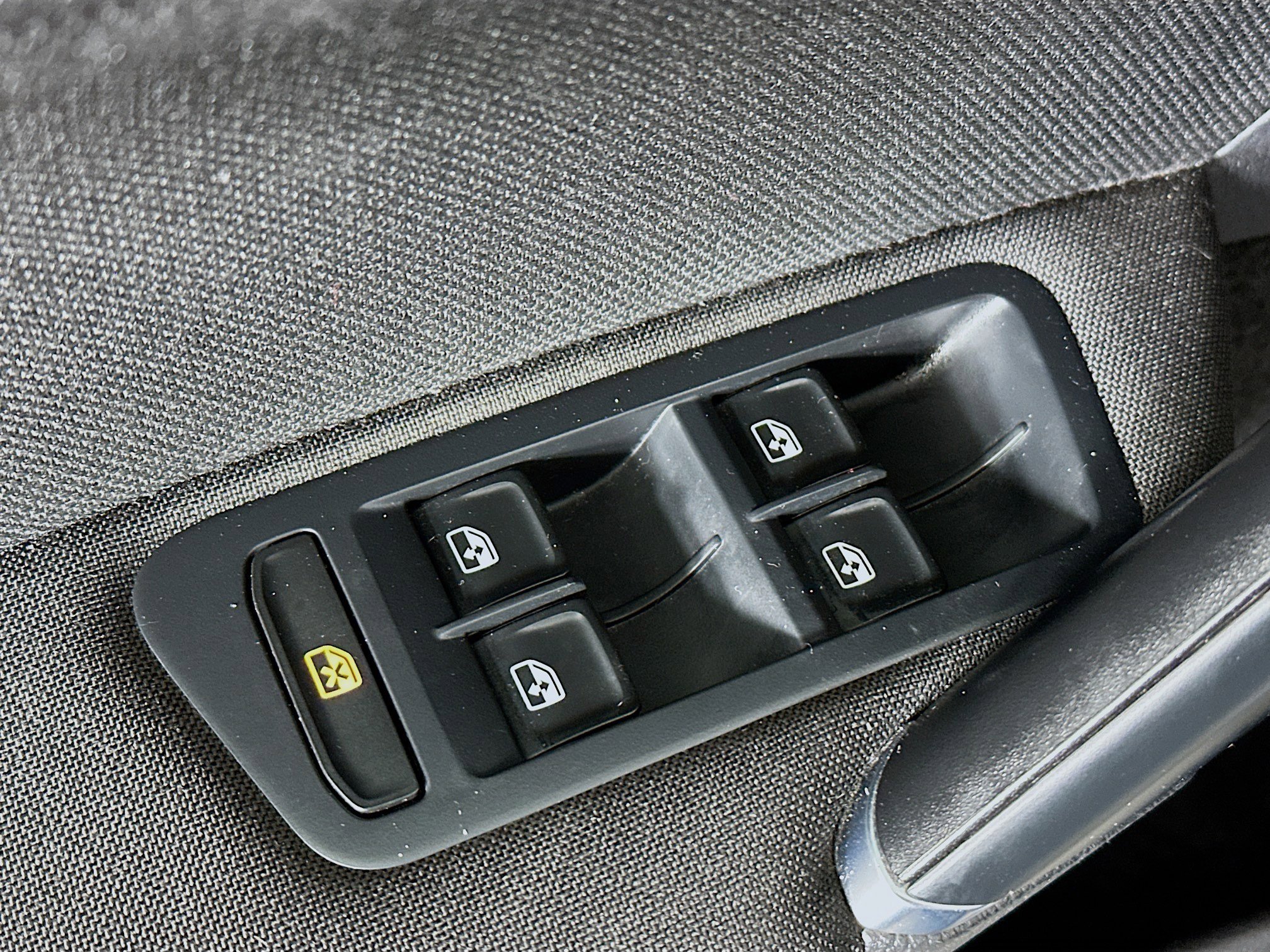 Used 2018 Volkswagen Golf S image 15