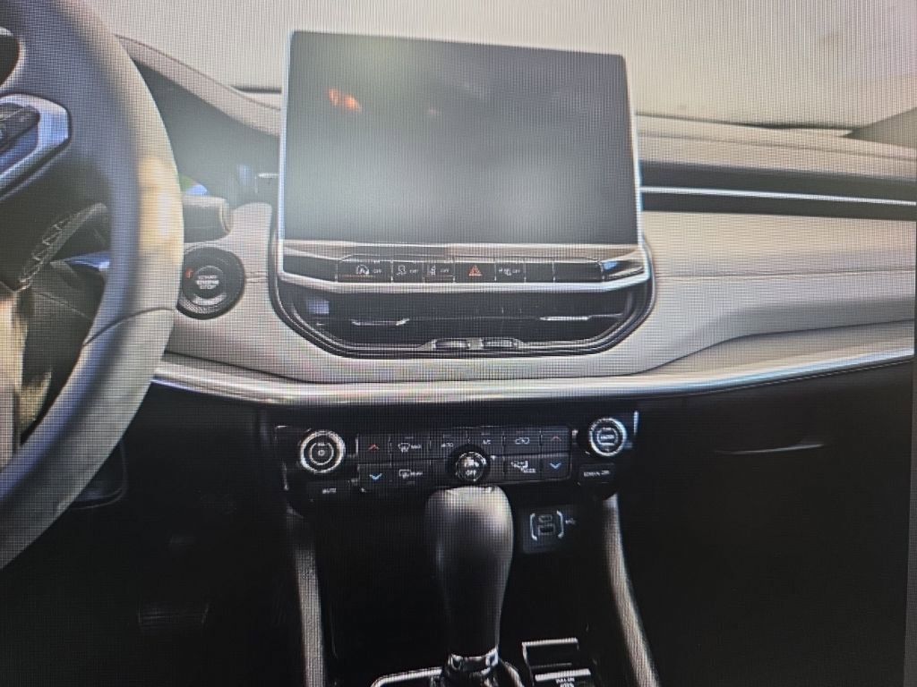 Used 2024 Jeep Compass Limited image 8