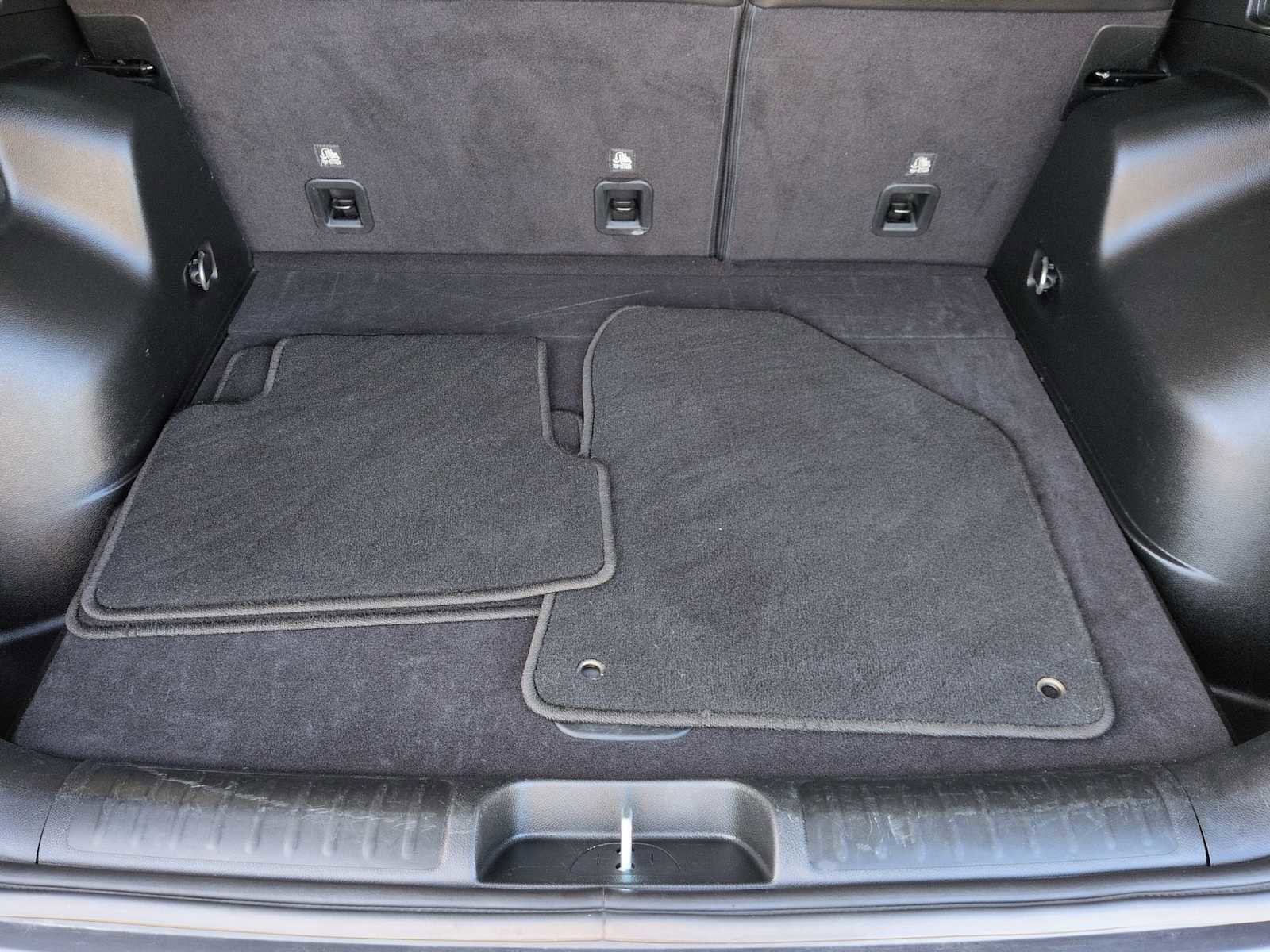 Used 2023 Jeep Cherokee Altitude Lux image 35