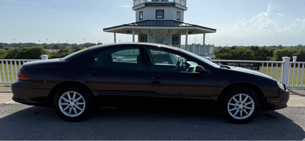 Used 2004 Chrysler Concorde LX image 7